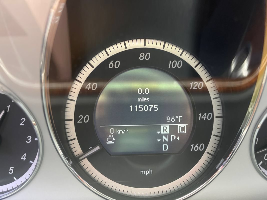 Used 2010 Mercedes-Benz E 350 Sedan image 27