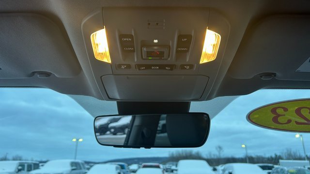 Used 2023 Toyota Highlander Limited image 27