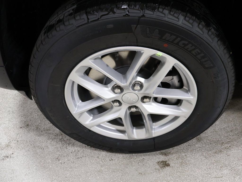 New 2025 Jeep Grand Cherokee L Laredo w/ Luxury Tech Group I image 8