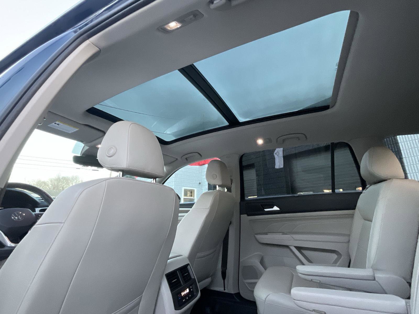 Used 2022 Volkswagen Atlas SEL image 13