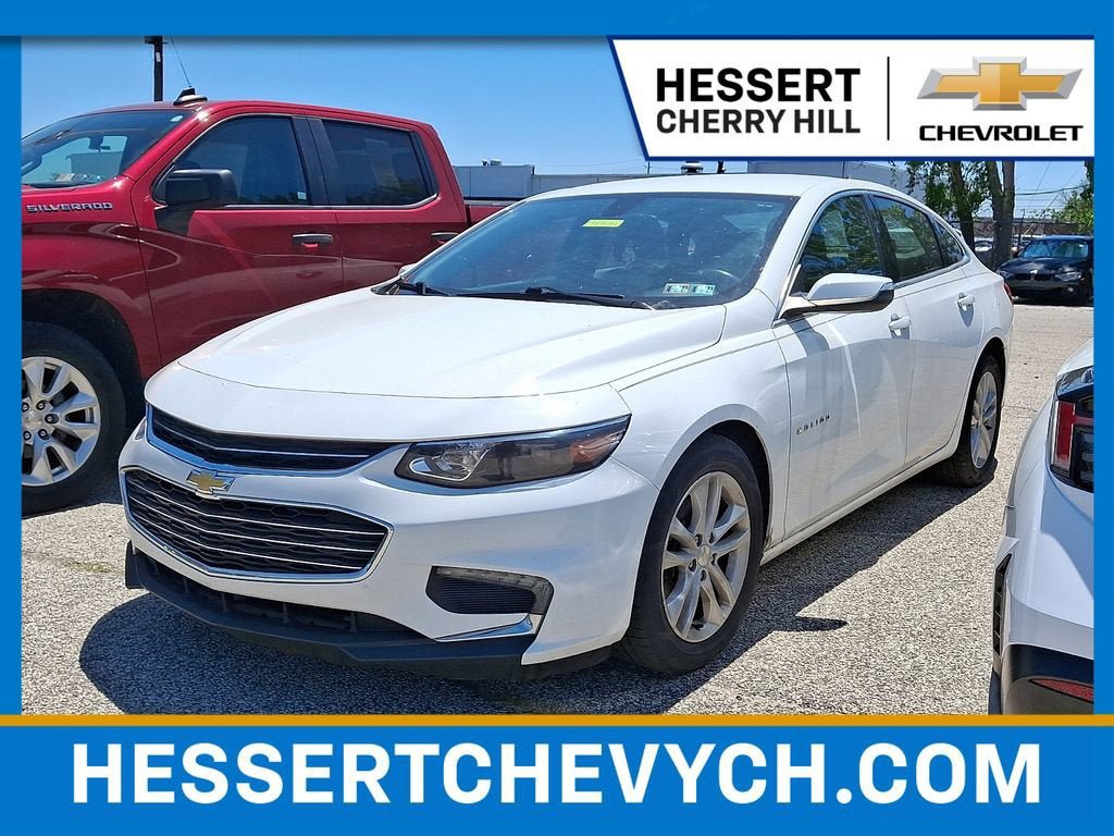 Used 2018 Chevrolet Malibu LT FWD image 1