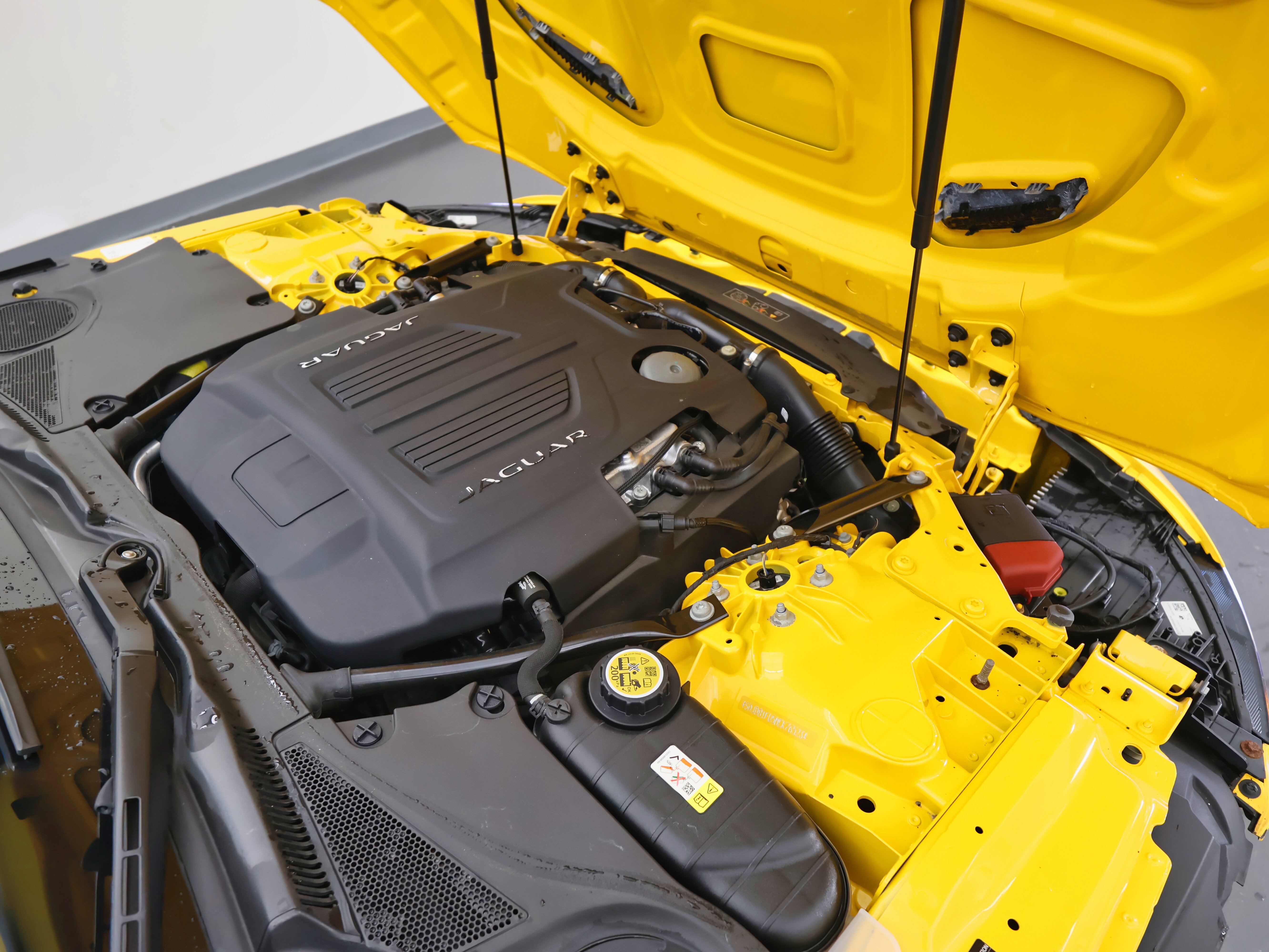 Used 2021 Jaguar F-TYPE R-Dynamic image 54