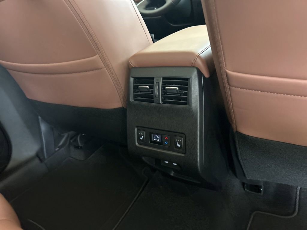 New 2025 Mitsubishi Outlander SEL image 28