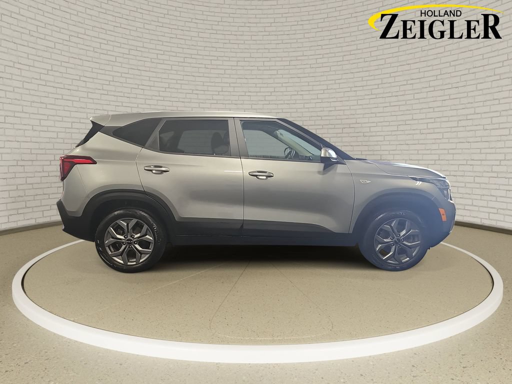 Used 2024 Kia Seltos LX AWD/4WD image 4