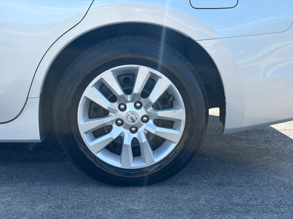 Used 2013 Nissan Altima 2.5 S FWD image 16