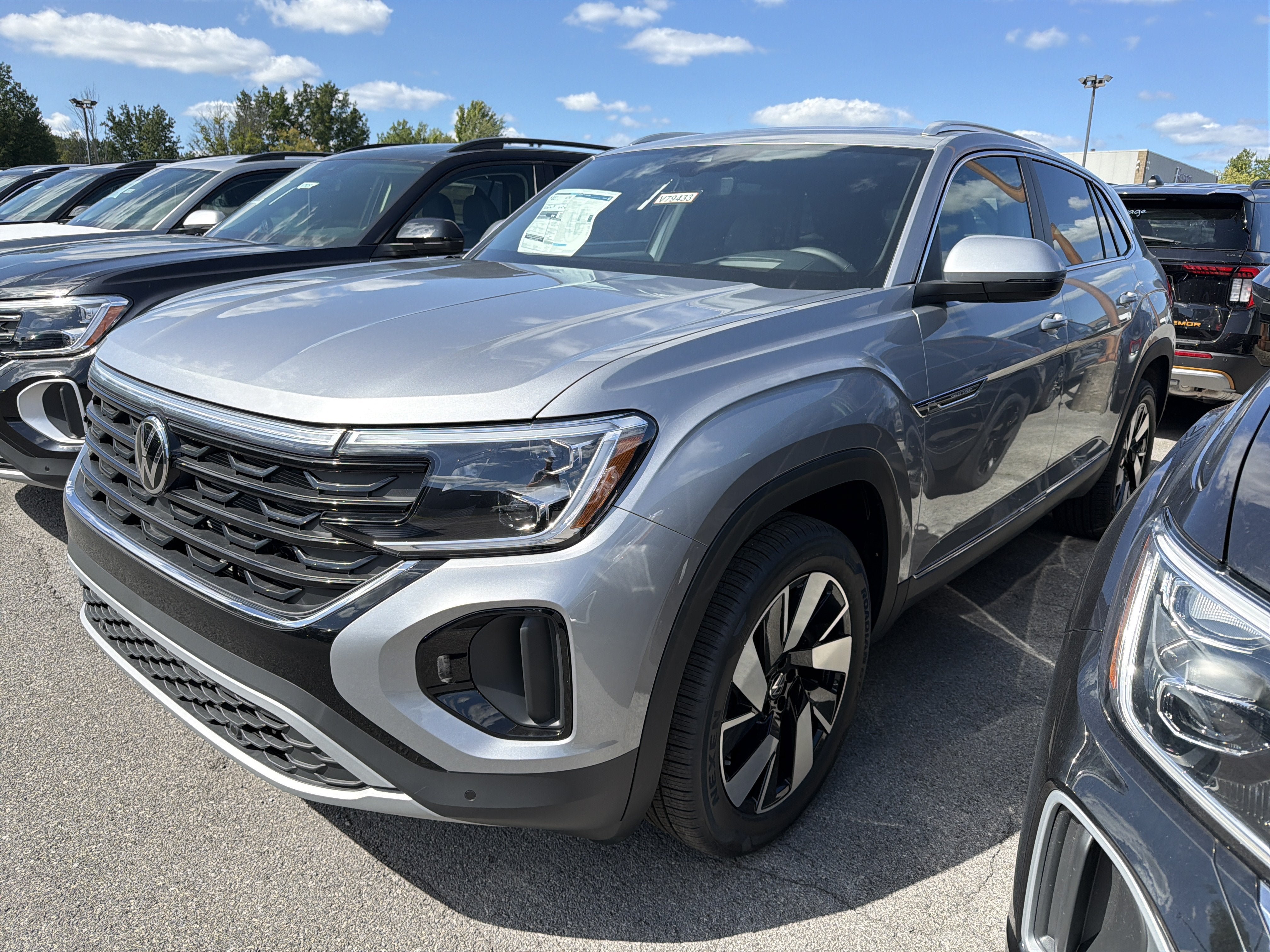 New 2026 Volkswagen Atlas Cross Sport SEL AWD/4WD image 4