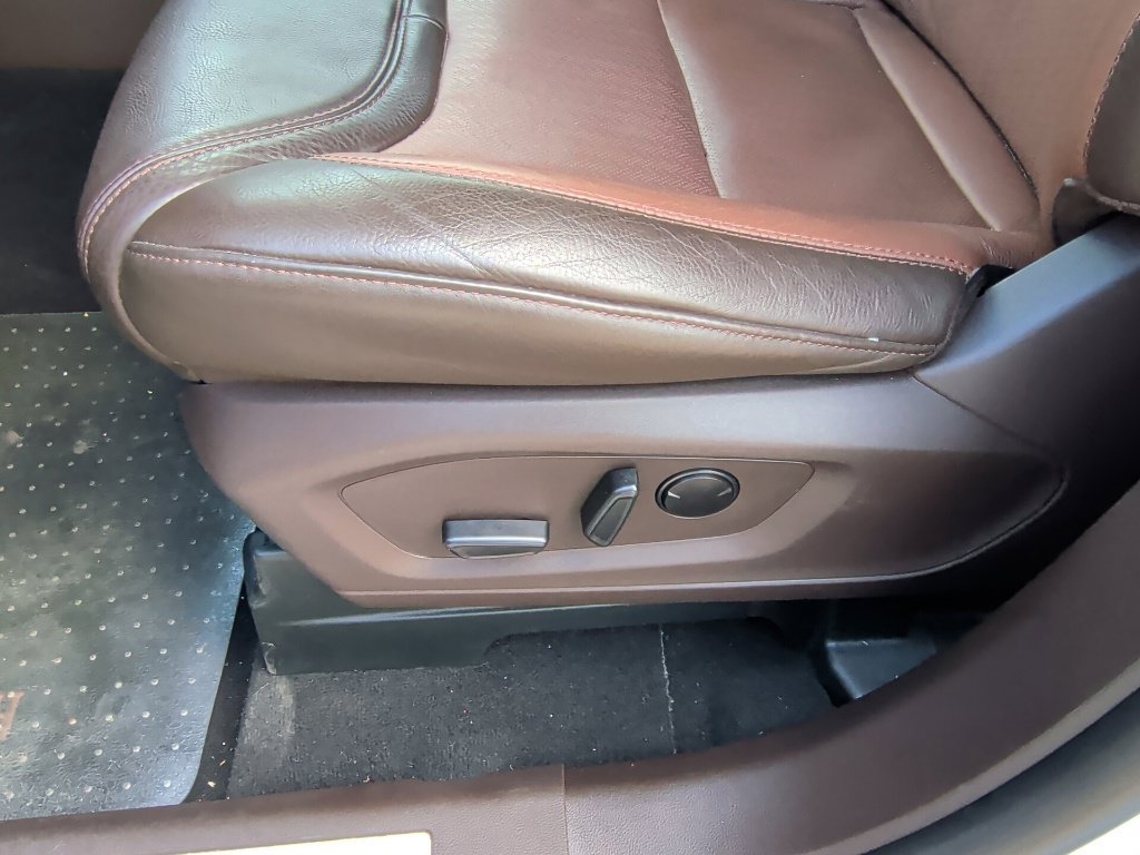 Used 2023 Ford Explorer King Ranch w/ Technology Package AWD/4WD image 14