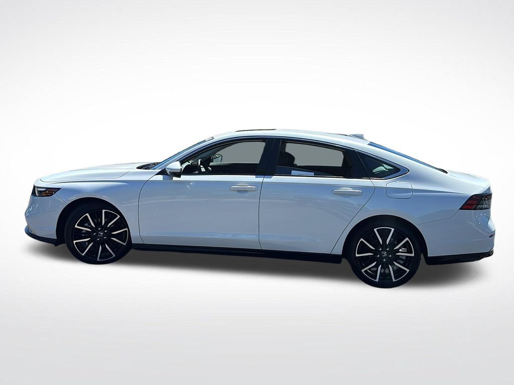 Used 2025 Honda Accord Touring image 4