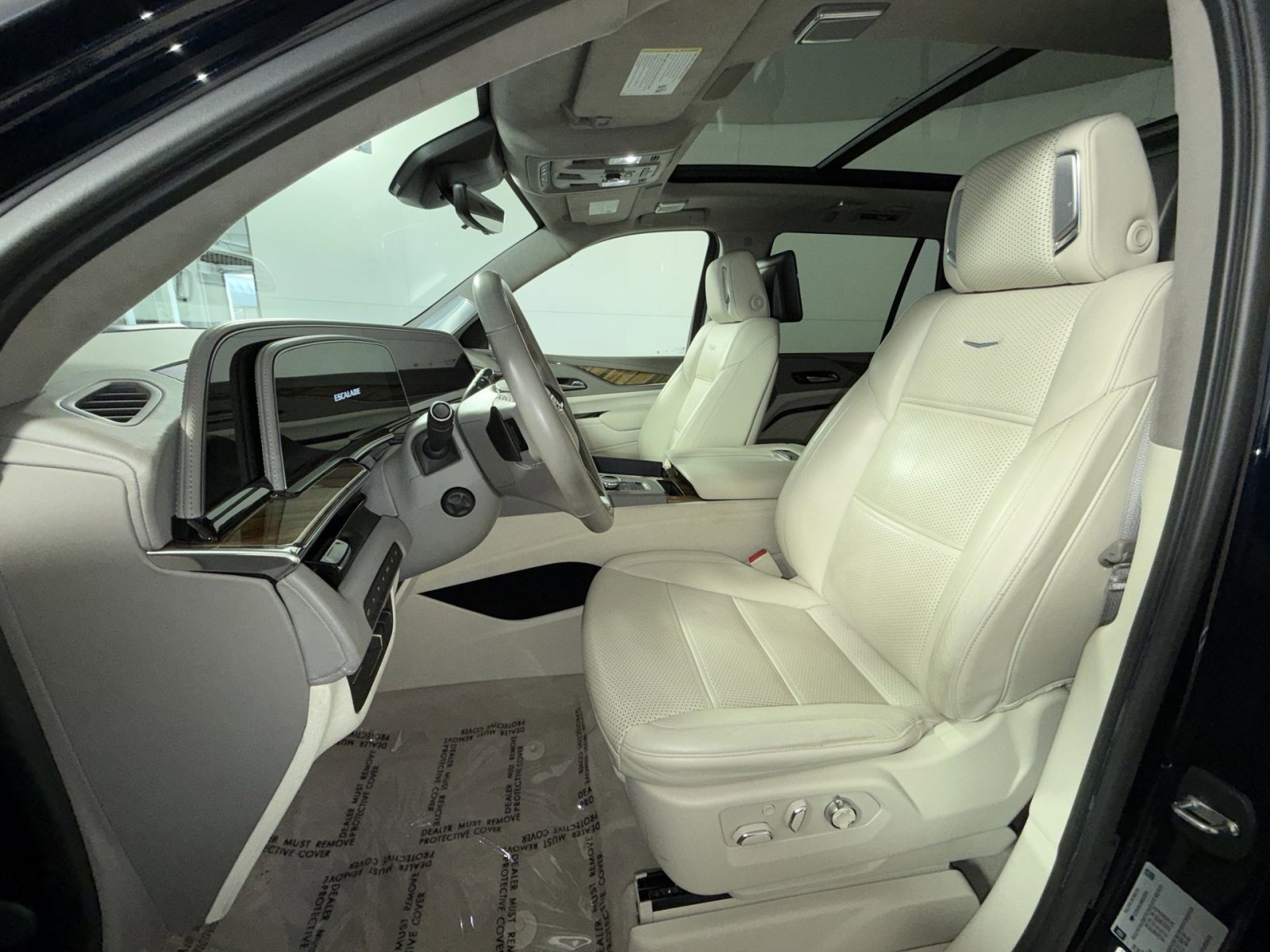 Used 2021 Cadillac Escalade Premium Luxury Platinum w/ Heavy-Duty Trailer Package image 13