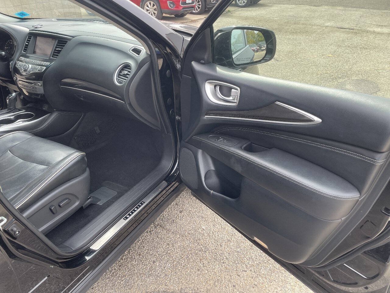 Used 2019 INFINITI QX60 Luxe w/ Essential Package AWD/4WD image 29
