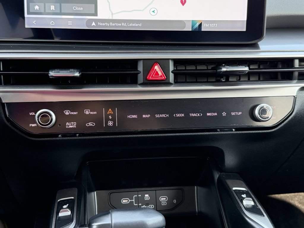 Certified 2025 Kia Sorento EX FWD image 23