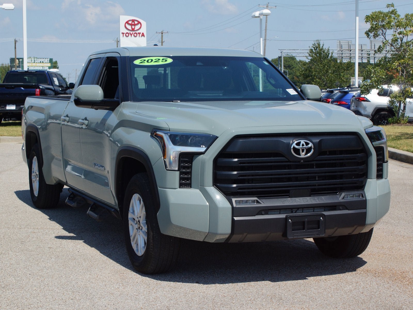 Used 2025 Toyota Tundra SR5 AWD/4WD image 24