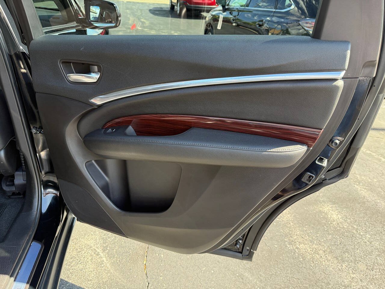 Used 2016 Acura MDX w/ Technology Package AWD/4WD image 36