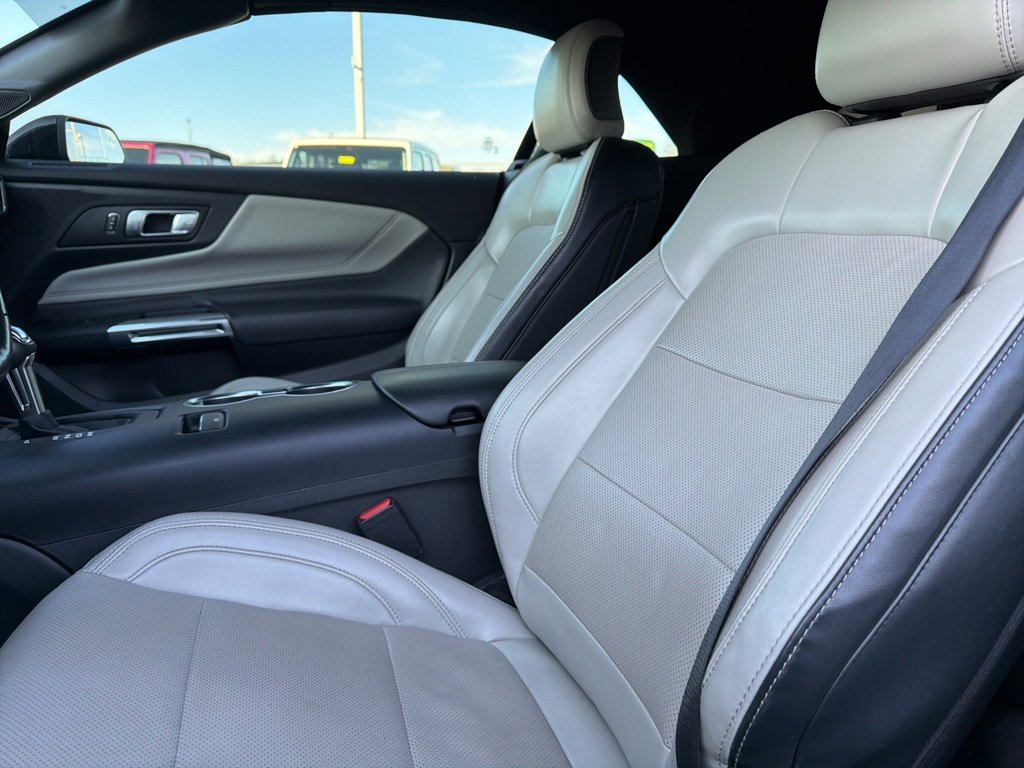 Used 2024 Ford Mustang GT Premium image 3