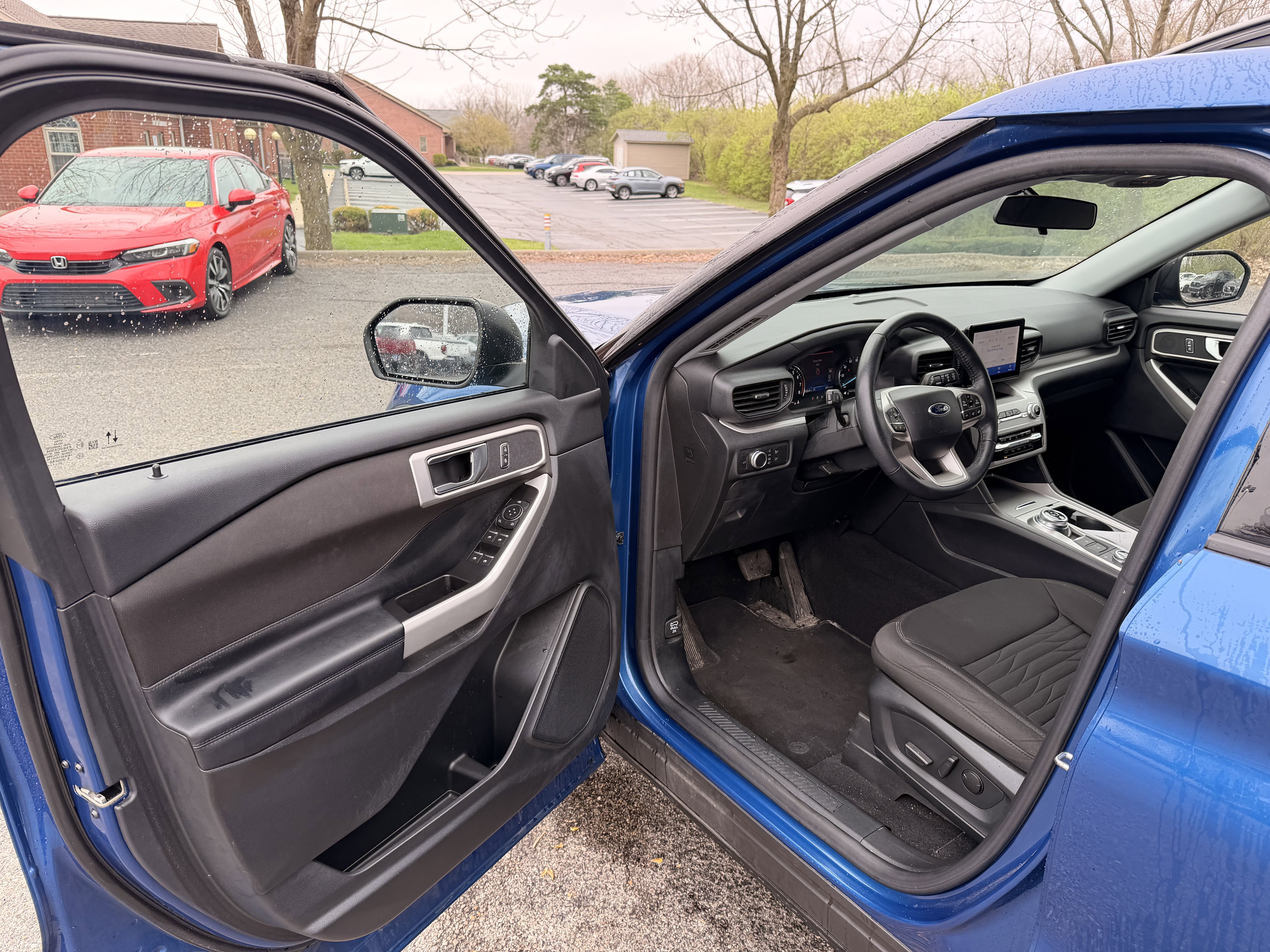 Used 2020 Ford Explorer XLT image 10