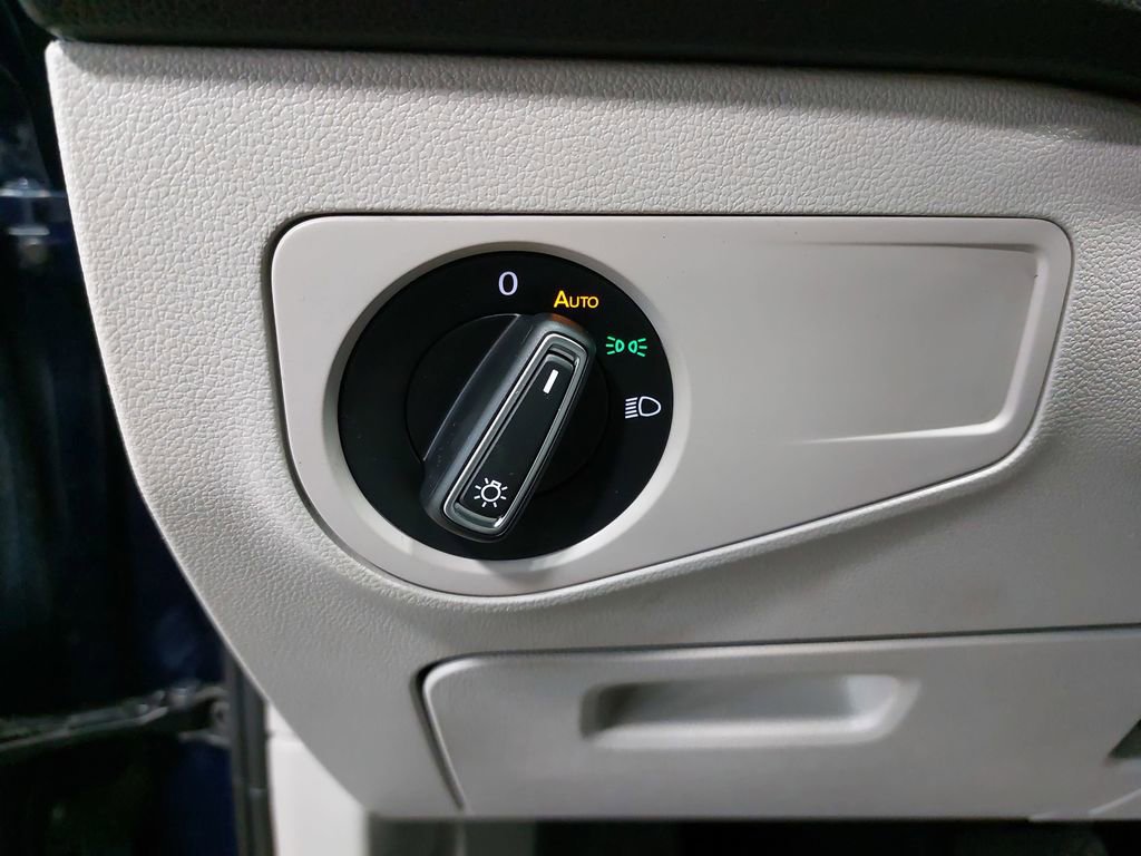 Used 2022 Volkswagen Tiguan SE image 27