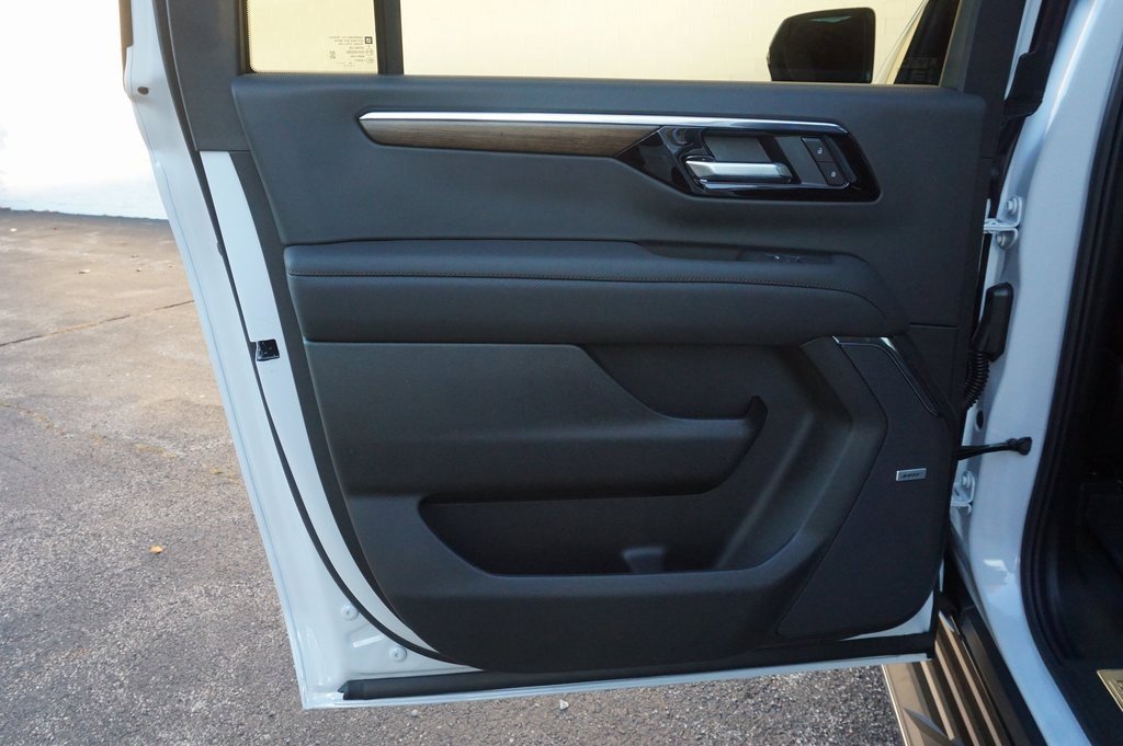 New 2026 Chevrolet Suburban High Country w/ Sun And Tow Package image 29