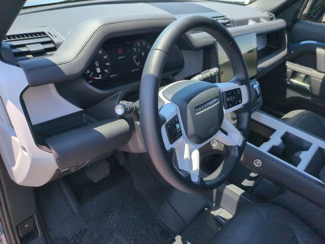 Certified 2026 Land Rover Defender 110 X-Dynamic SE AWD/4WD image 7