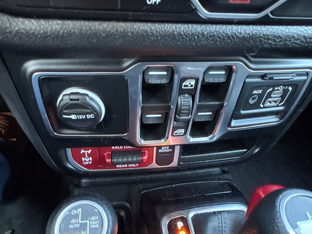 Used 2024 Jeep Wrangler Unlimited AWD/4WD image 26
