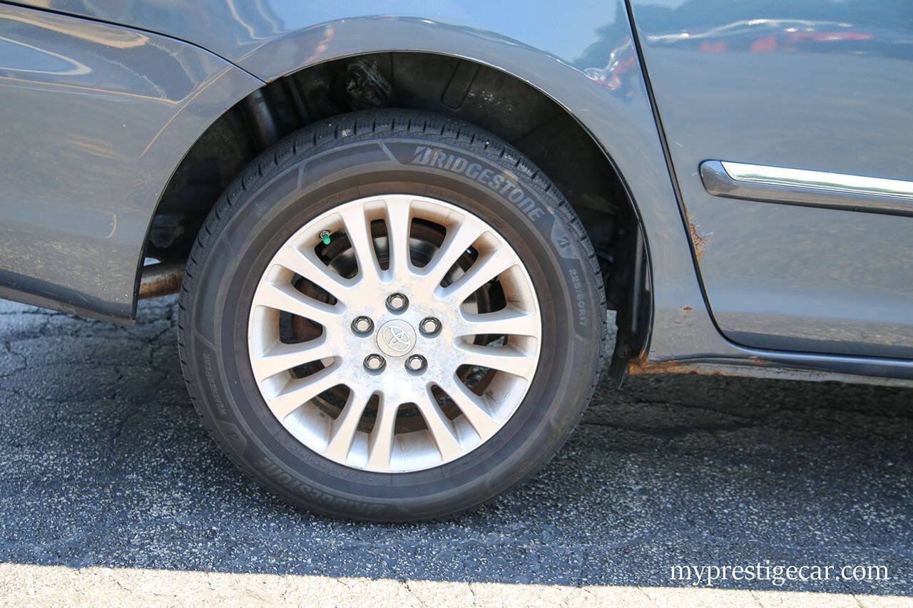 Used 2010 Toyota Sienna XLE Limited w/ XLE Limited Pkg 2 AWD/4WD image 9