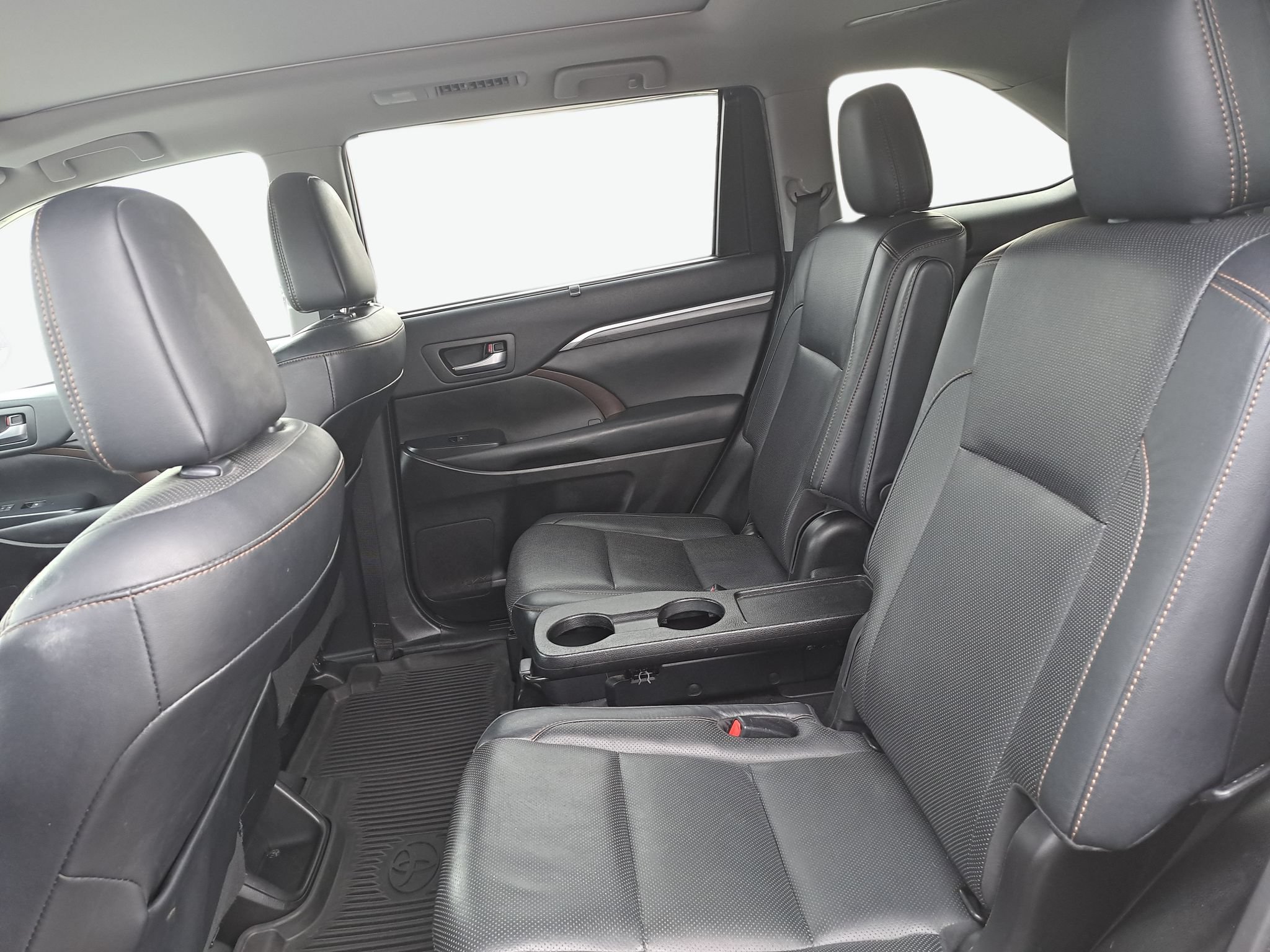 Used 2019 Toyota Highlander Limited Platinum AWD/4WD image 15