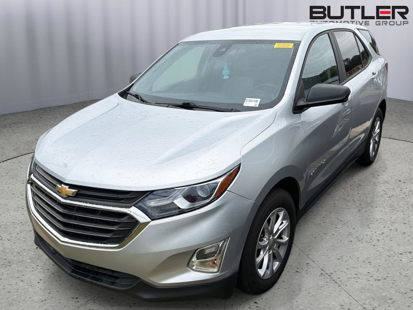 Used 2020 Chevrolet Equinox LS w/ LS Convenience Package FWD image 2