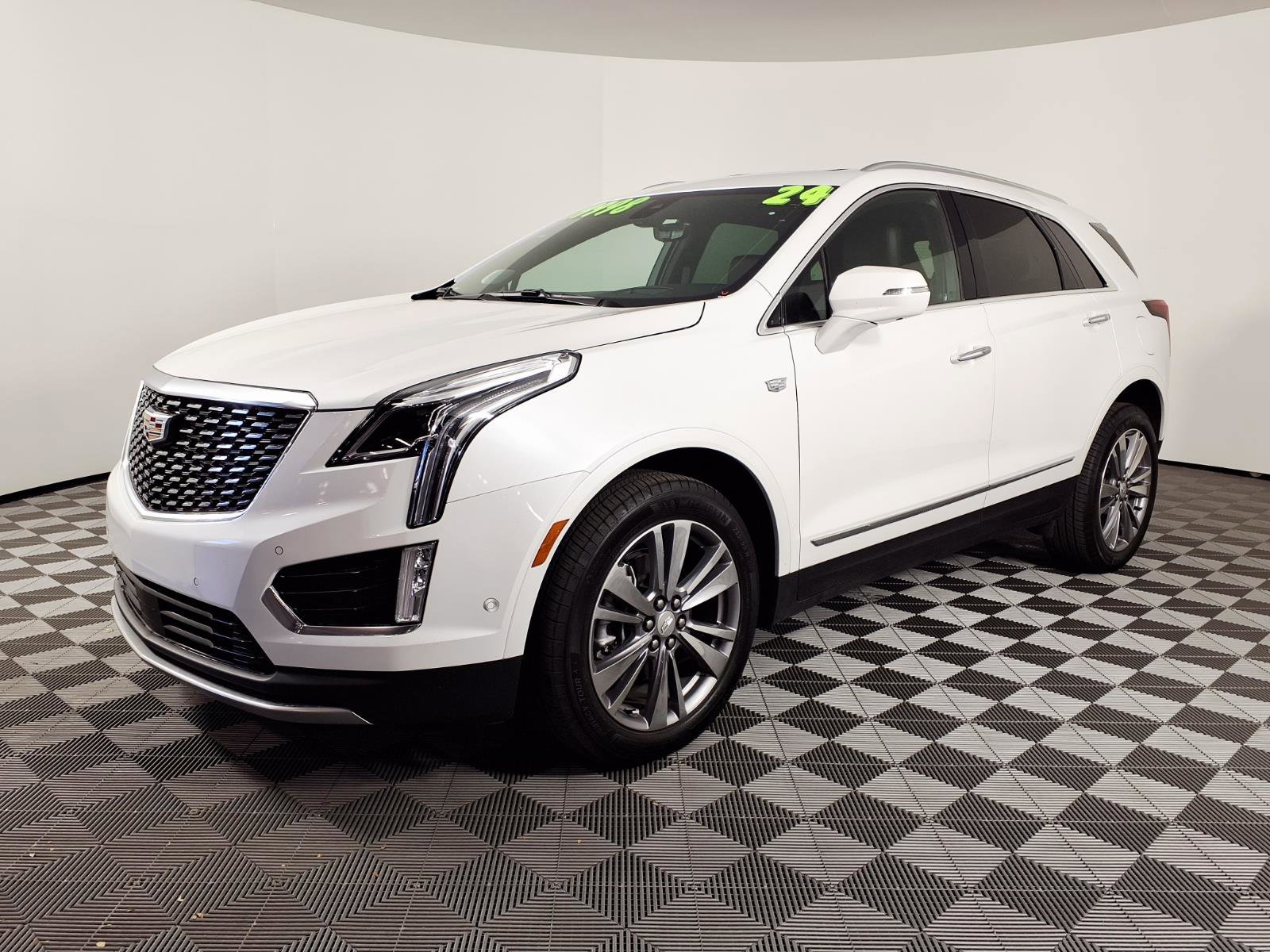 Used 2024 Cadillac XT5 Premium Luxury w/ Technology Package image 1