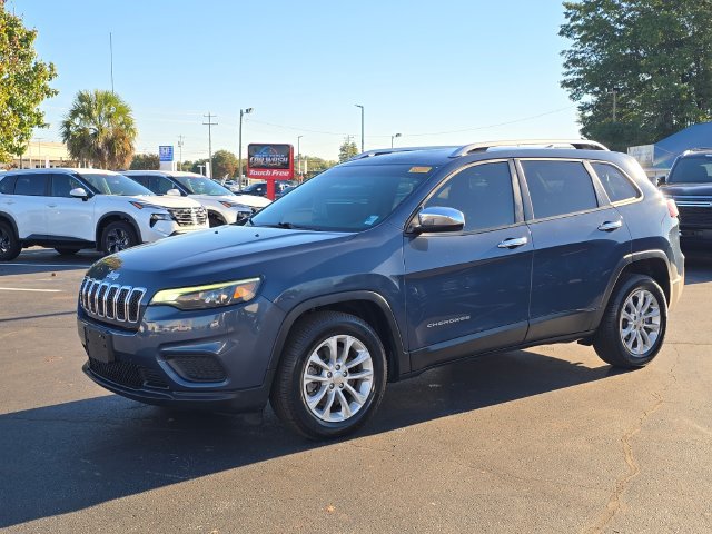 Used 2020 Jeep Cherokee Latitude w/ Cold Weather Group FWD image 7