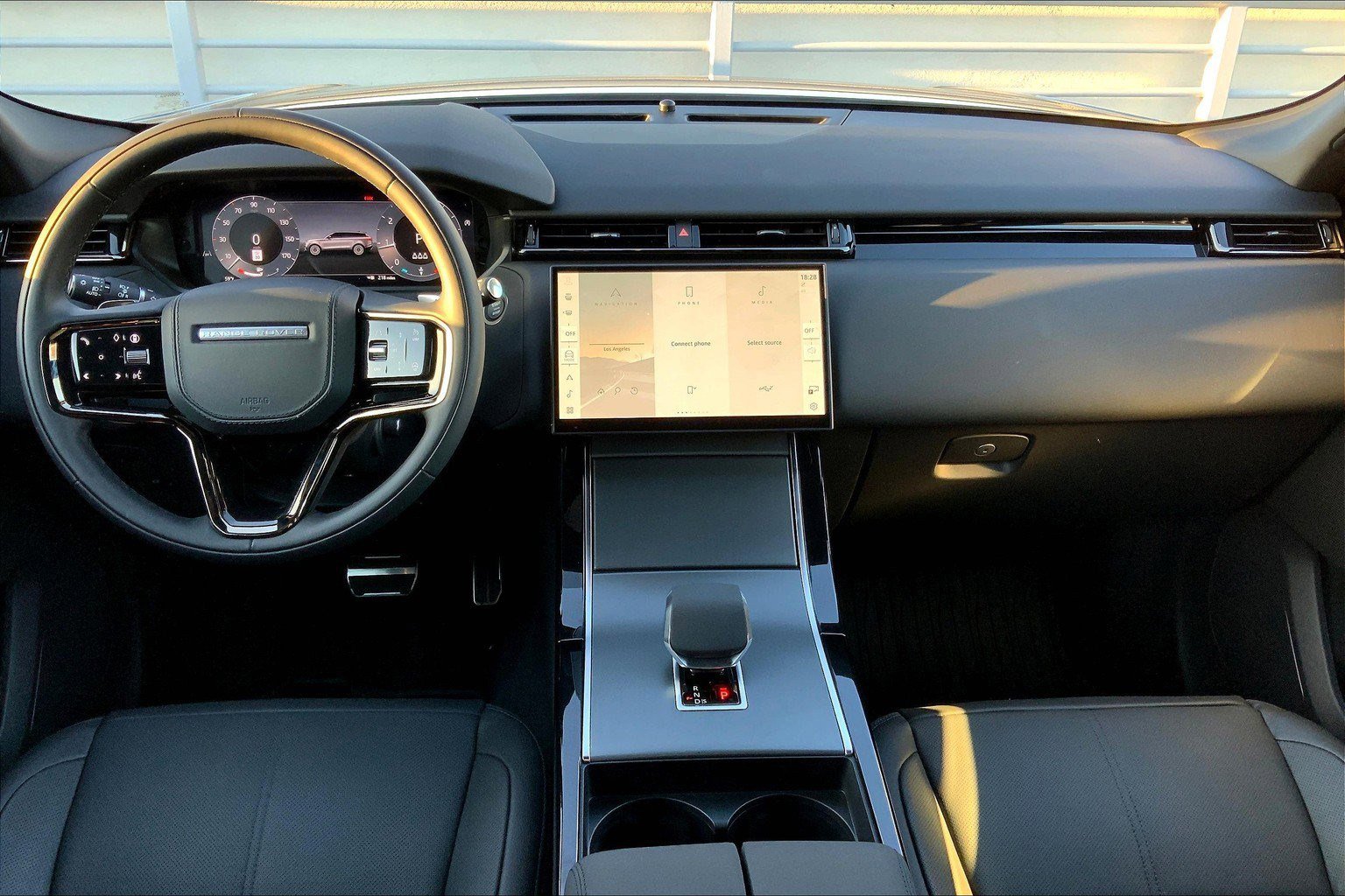 New 2025 Land Rover Range Rover Velar Dynamic SE image 13