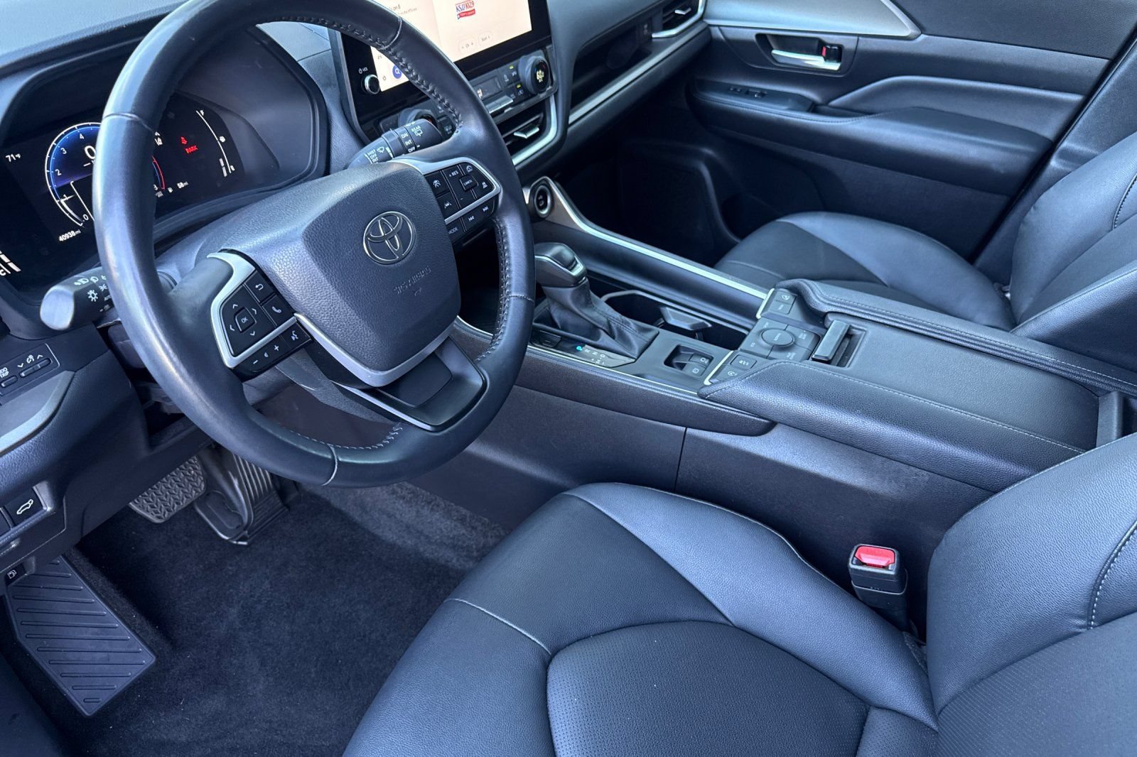 Used 2025 Toyota Grand Highlander AWD image 10