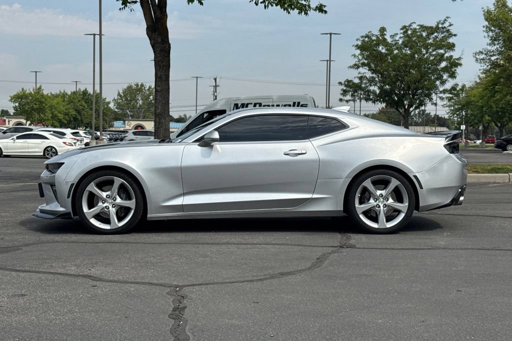Used 2018 Chevrolet Camaro SS RWD image 10