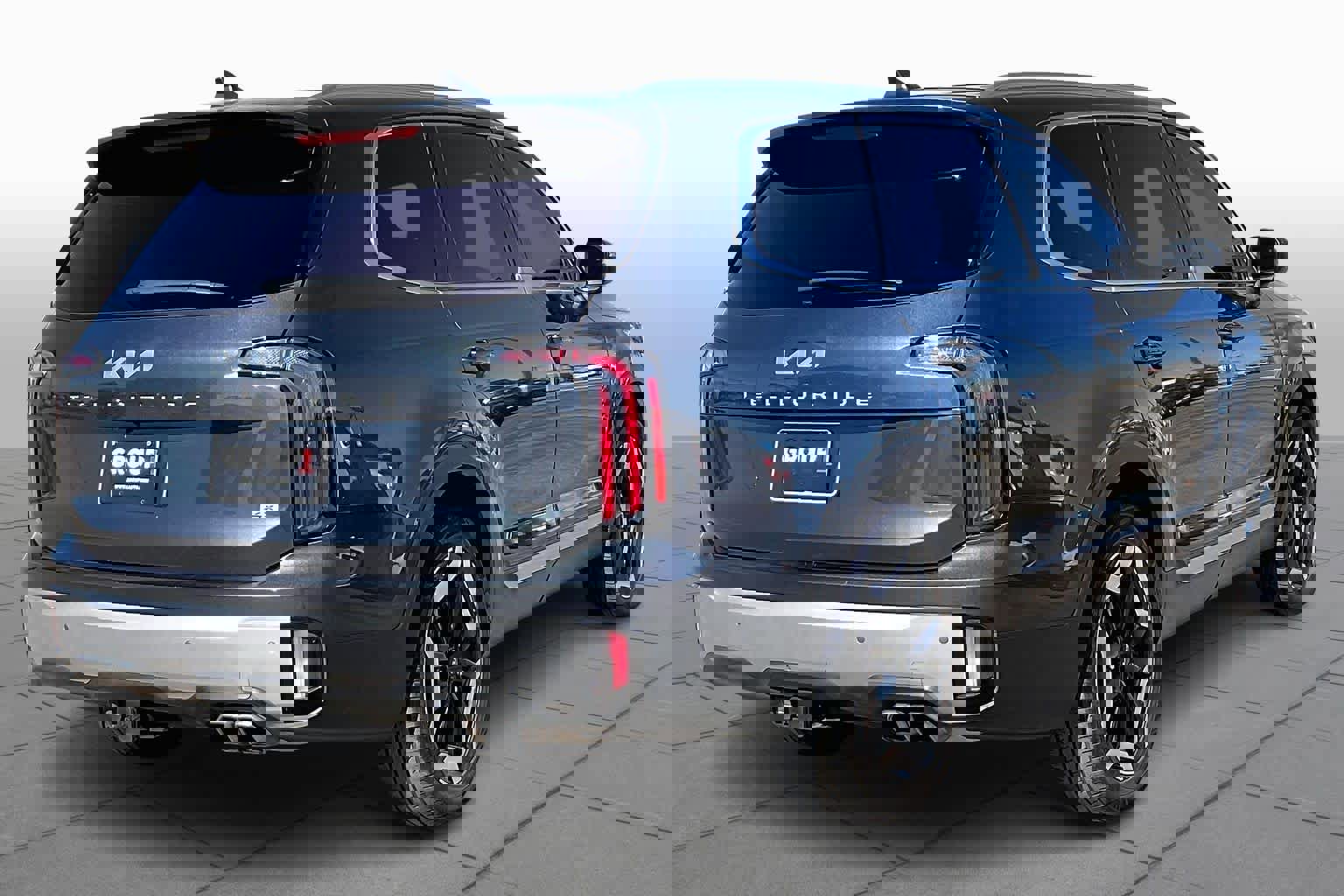 Used 2024 Kia Telluride EX w/ EX Captain's Chair Package image 13