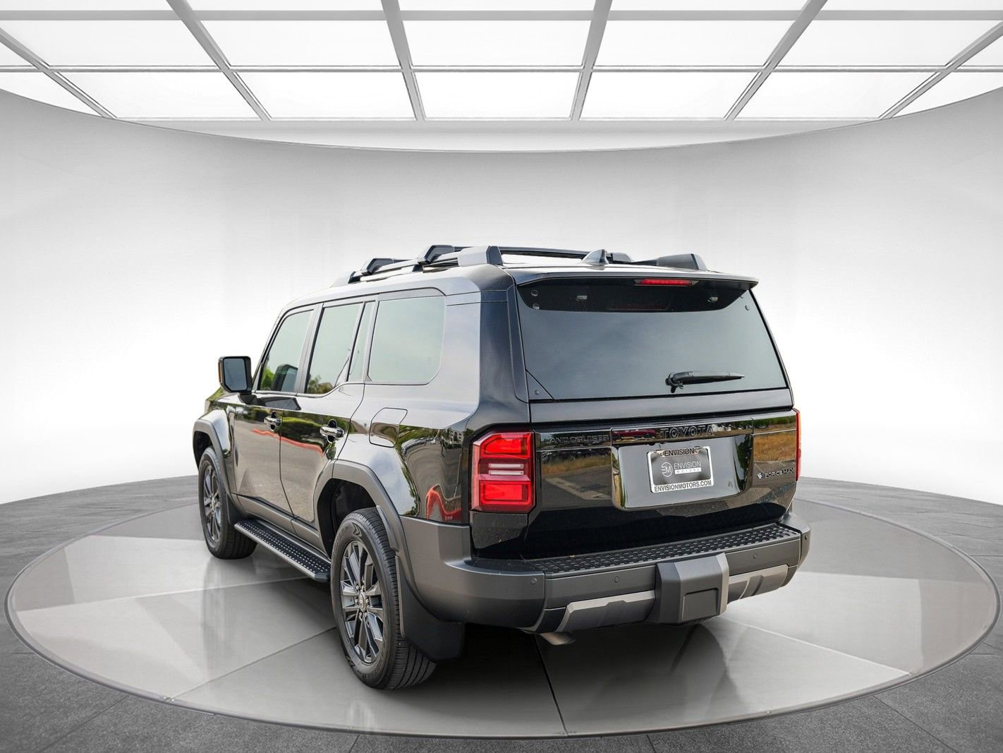 Used 2024 Toyota Land Cruiser image 2