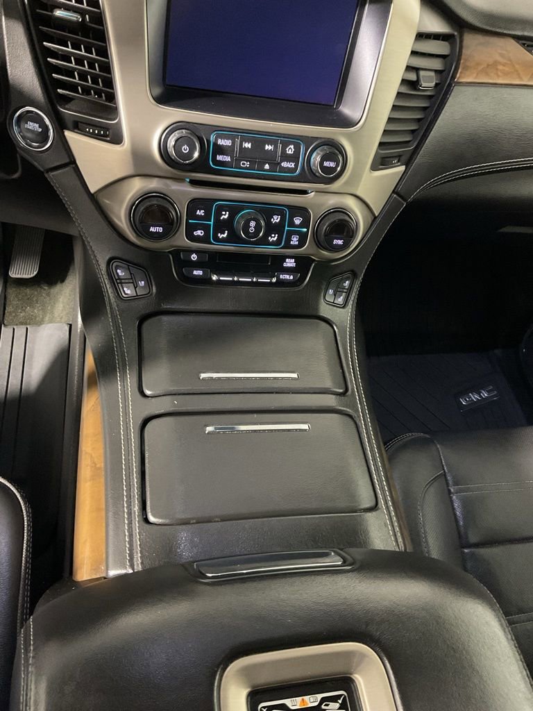 Used 2018 GMC Yukon Denali w/ Open Road Package AWD/4WD image 32