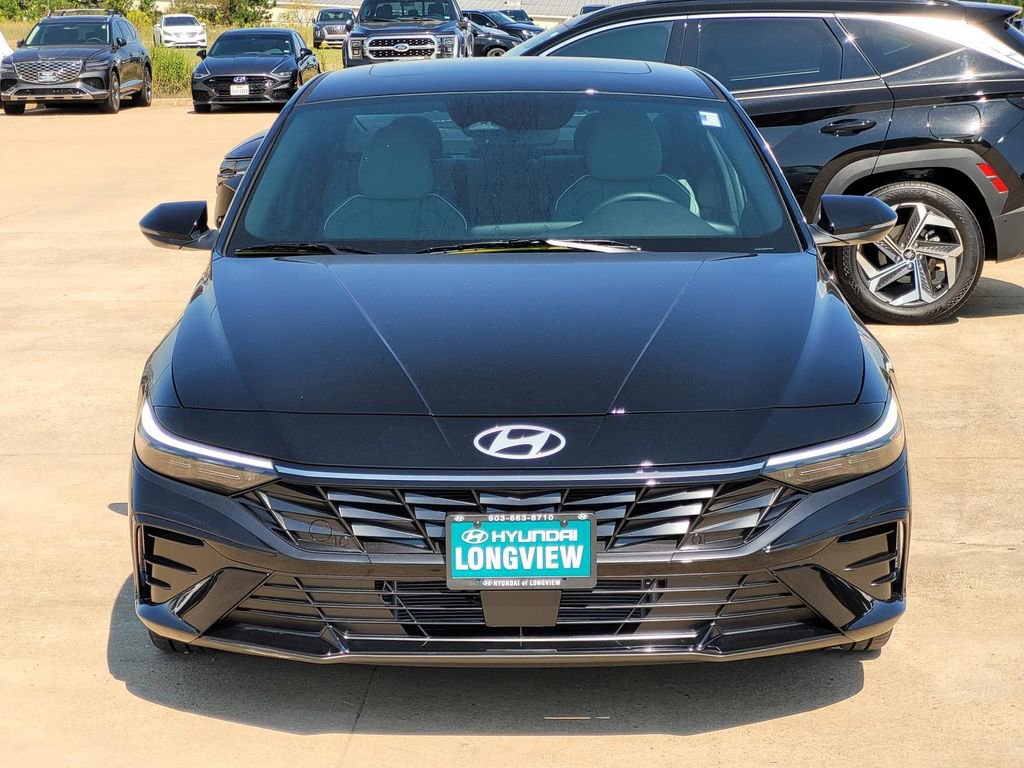 New 2025 Hyundai Elantra Limited FWD image 2