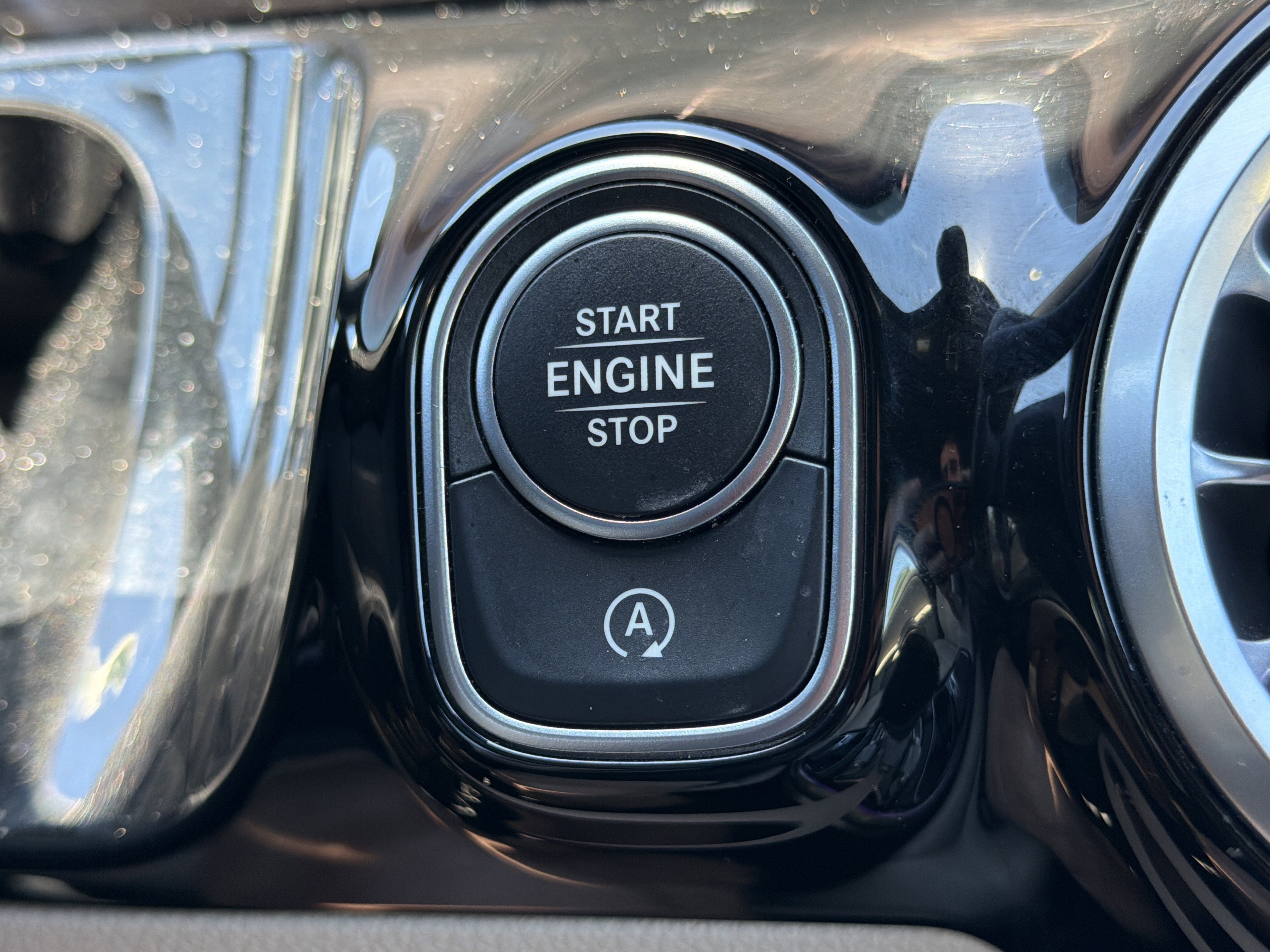 Used 2025 Mercedes-Benz GLA 250 image 9