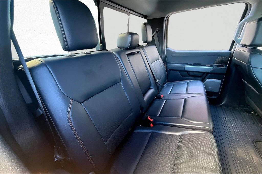 Used 2025 Ford F250 Lariat w/ Black Appearance Package image 27