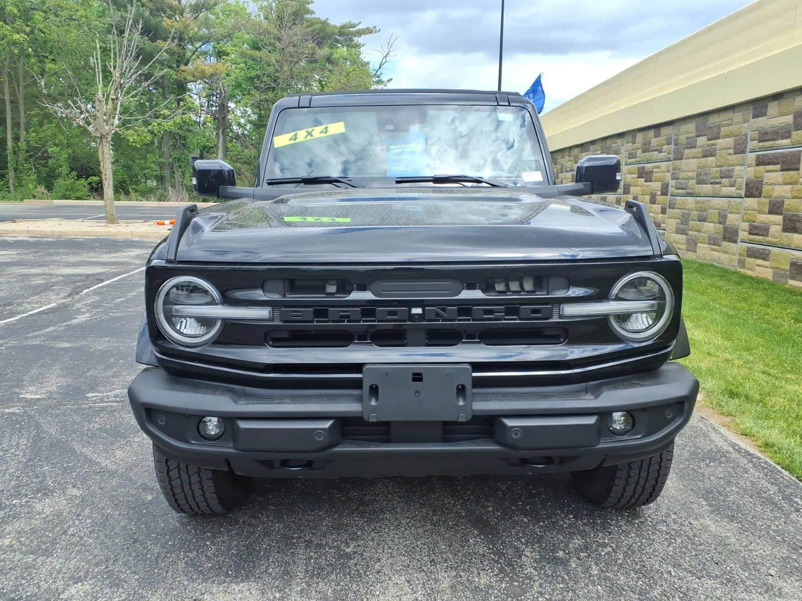 Used 2024 Ford Bronco Outer Banks AWD/4WD image 3