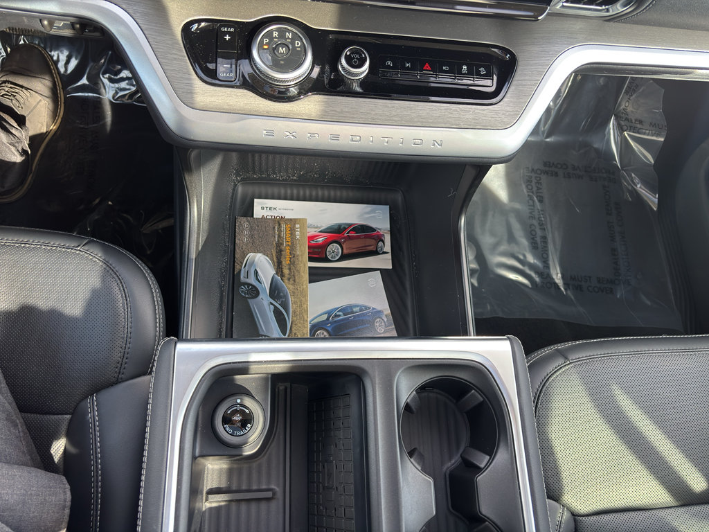 Used 2025 Ford Expedition Max Platinum AWD/4WD image 23