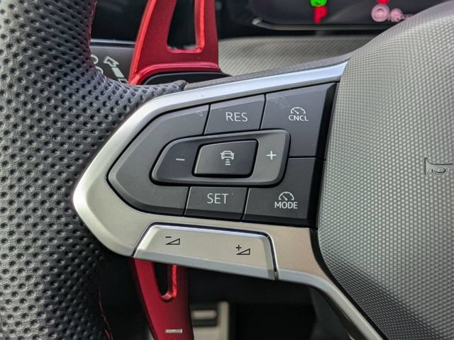 Used 2026 Volkswagen GTI SE FWD image 30