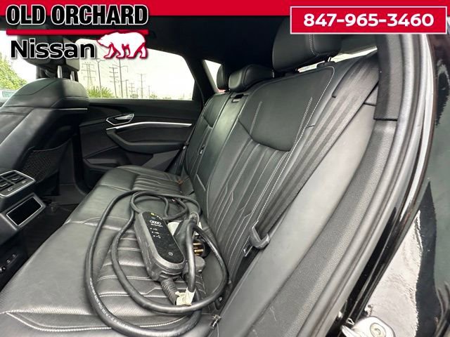 Used 2022 Audi e-tron S Premium Plus AWD/4WD image 9