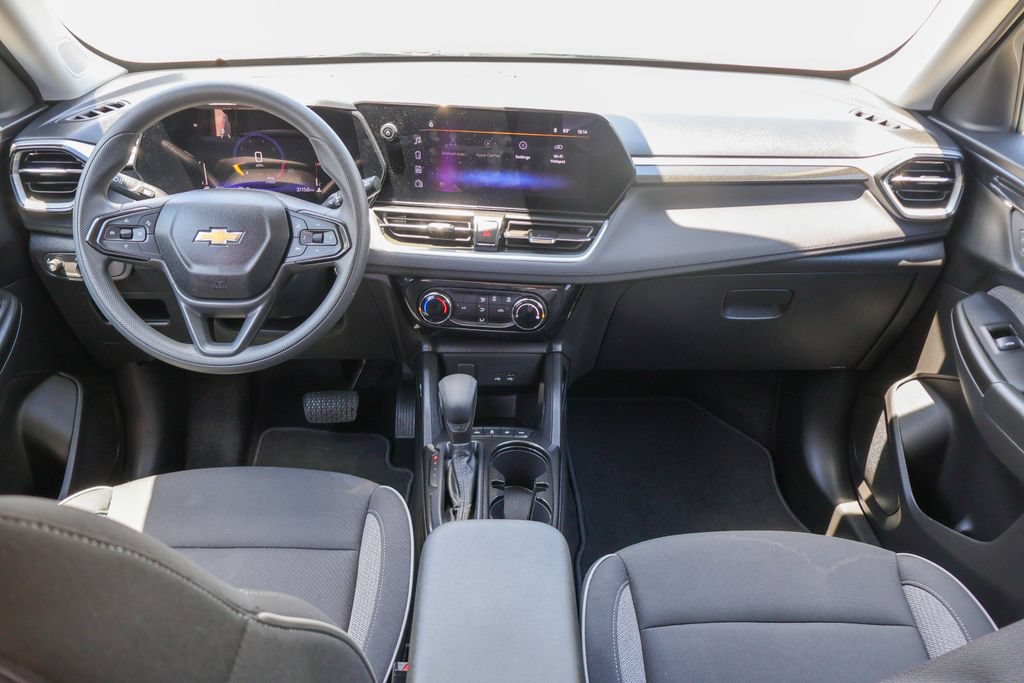 Used 2025 Chevrolet TrailBlazer LT AWD/4WD image 7