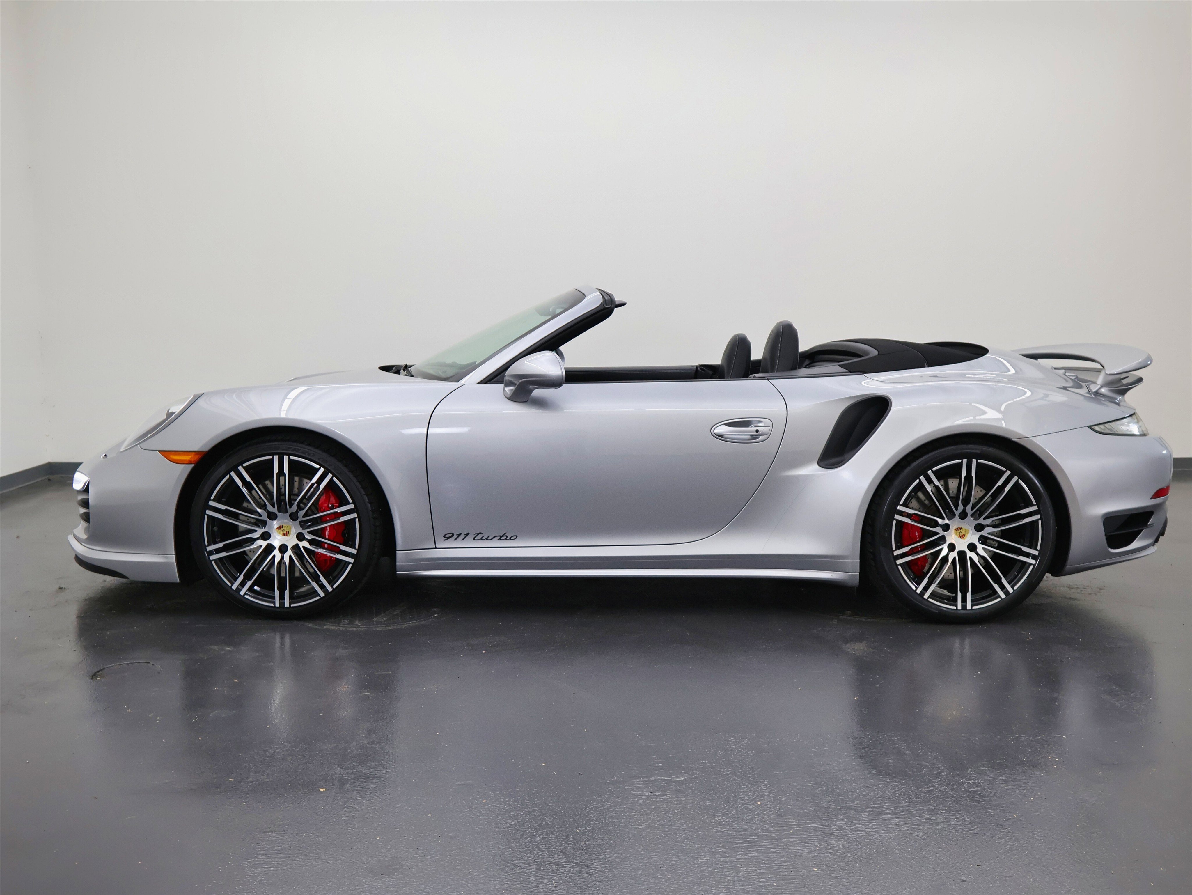 Used 2016 Porsche 911 Turbo image 7