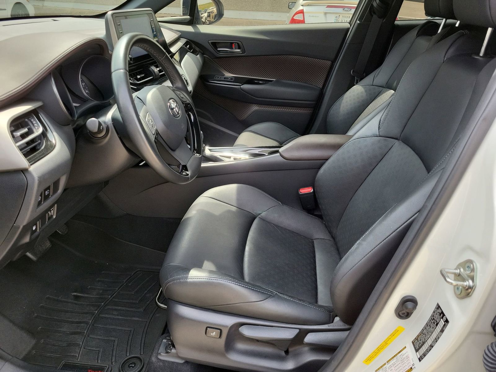 Used 2019 Toyota C-HR Limited image 21
