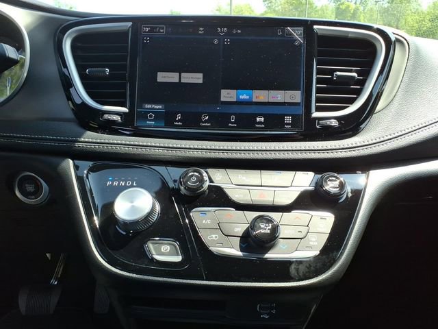 New 2027 Chrysler Pacifica Select FWD image 23