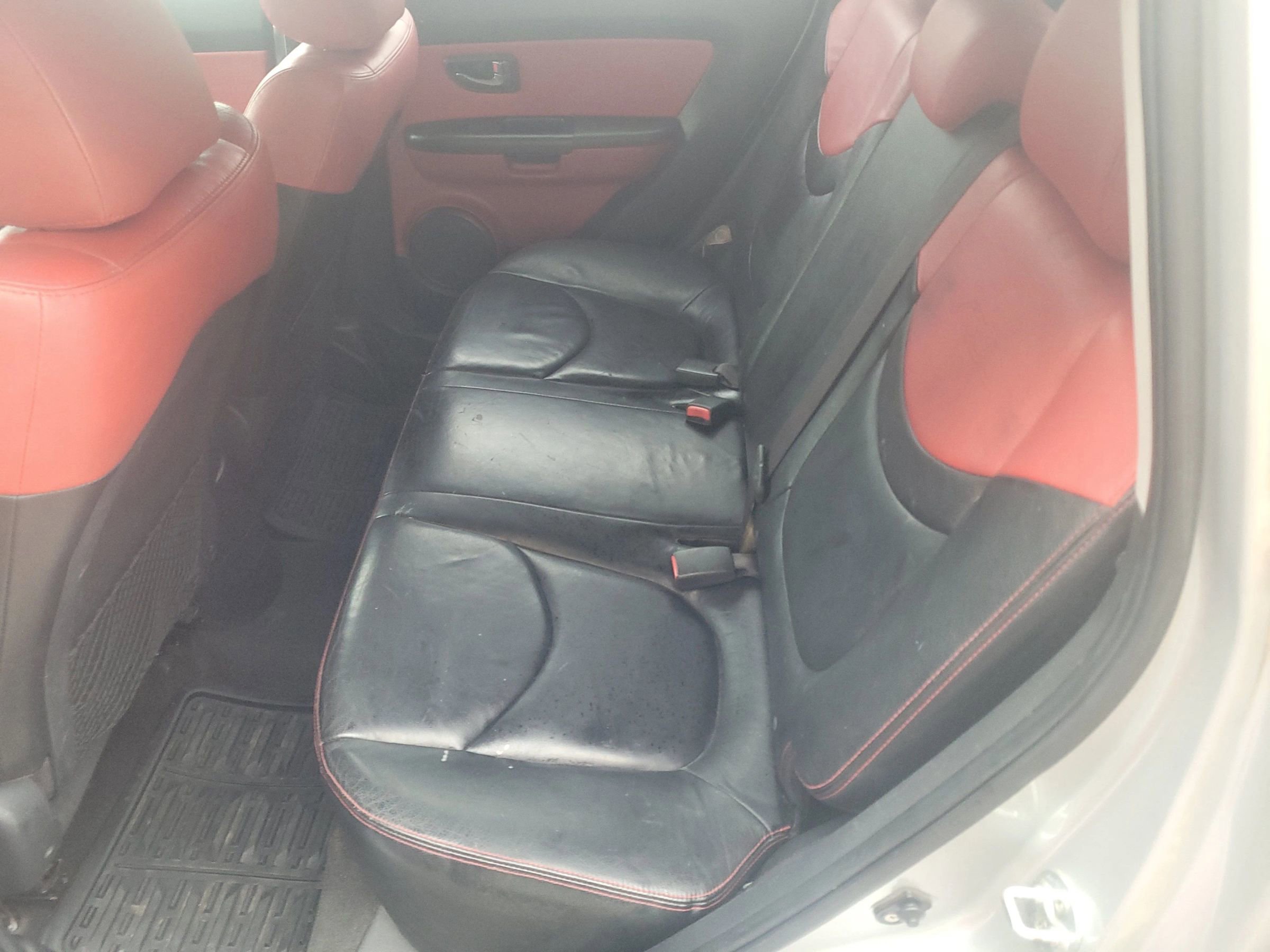 Used 2011 Kia Soul Sport w/ Premium Pkg FWD image 6