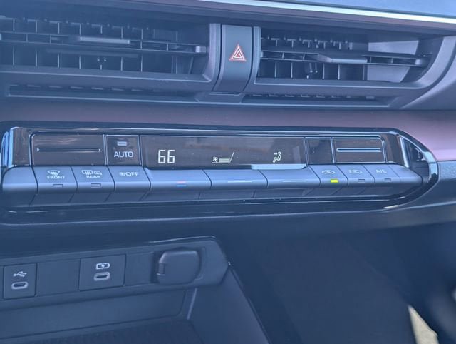 New 2026 Toyota Prius Plug-In Hybrid FWD image 12
