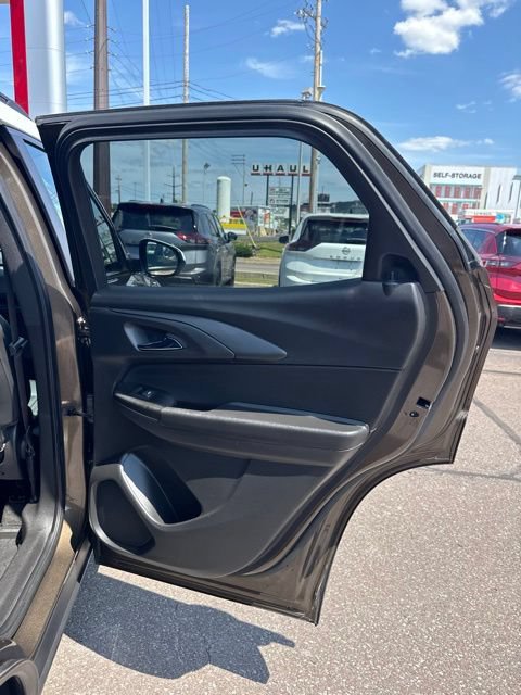 Used 2022 Chevrolet TrailBlazer ACTIV w/ Sun and Liftgate Package FWD image 18