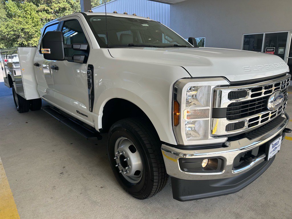 New 2026 Ford F350 XL w/ XL Chrome Package image 10