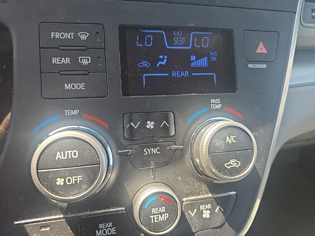 Used 2016 Toyota Sienna LE FWD image 16